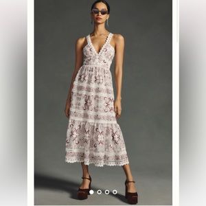 Anthropologie NWT TIERED V-NECK DRESS Size XL.